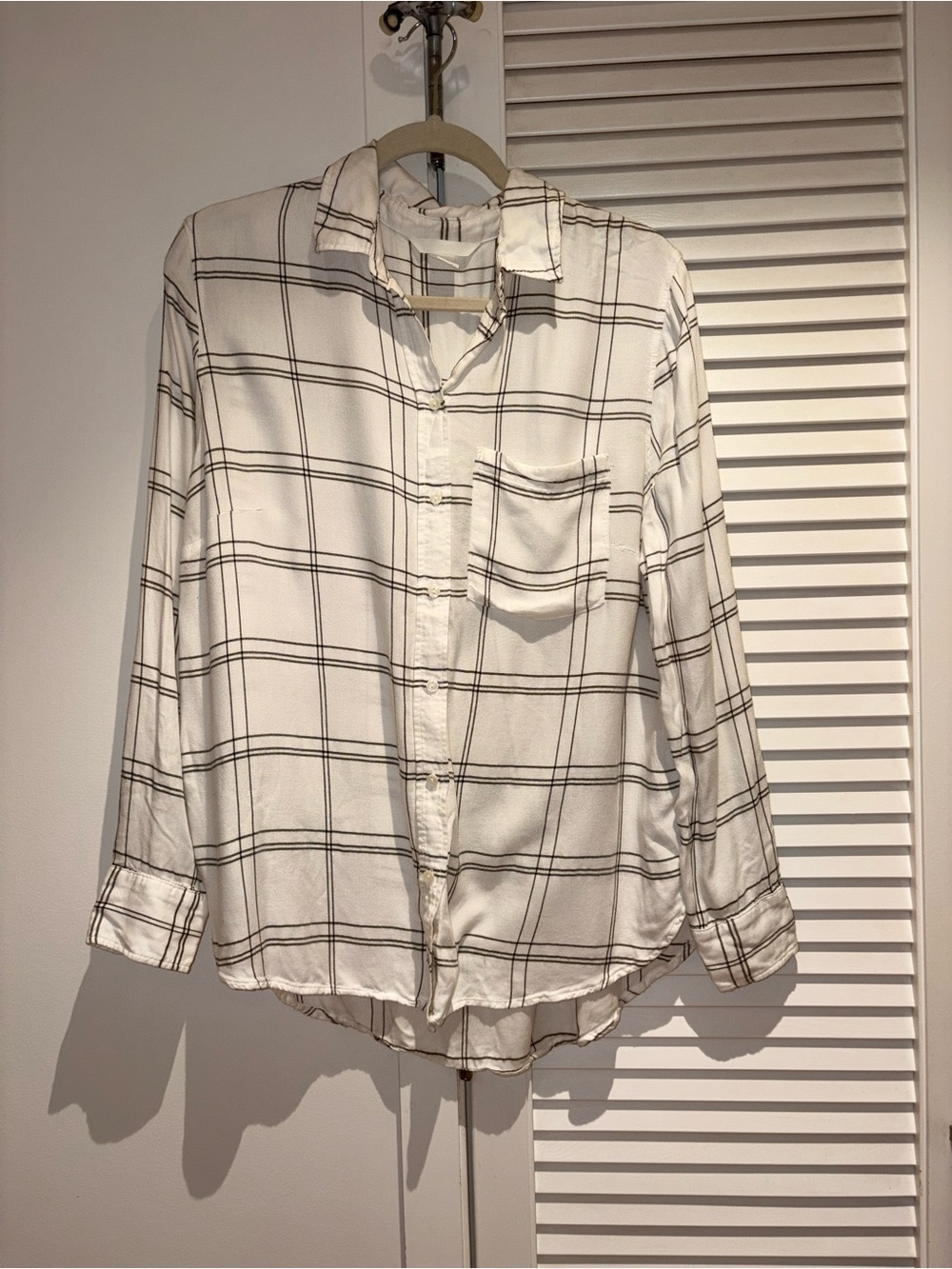 H&M women’s White Windowpane Plaid Button-Up Shirt